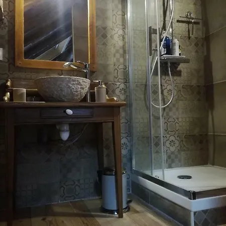 לינה וארוחת בוקר Et Table D'hotes Du Pere 3*